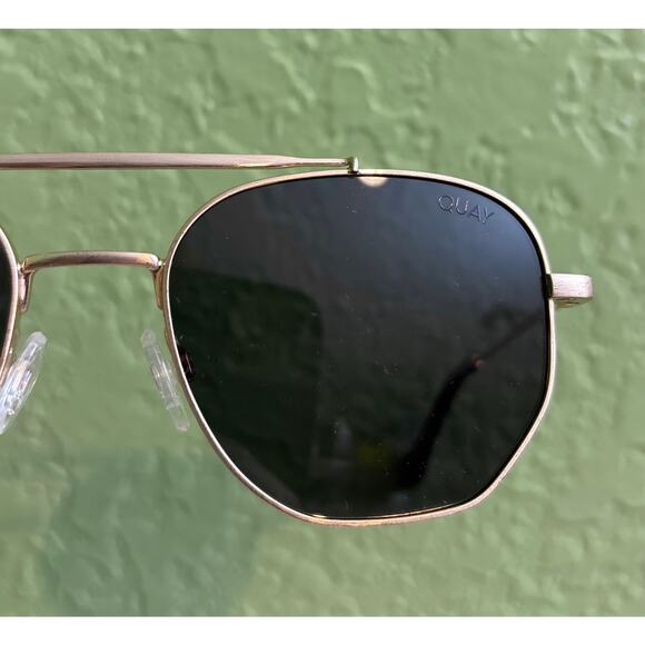 Quay Unisex Locals Only Smoke Polarized Sunglasses Brushed Gold 145 55 20 main image 10